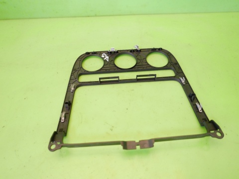 Ramka radia deski panelu nawiewu 1K0858069G VW GOLF V 1K 03-09