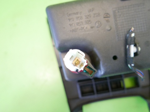 Półka schowek kieszeń tunelu gniazdo 12V VW GOLF V 1K 03-09