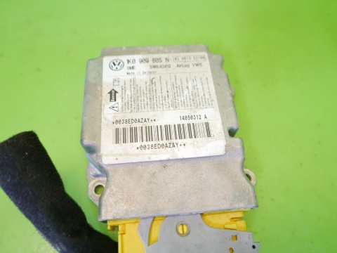 Moduł sensor airbag poduszek 1K0909605N VW GOLF V 1K 1.4 16V 03-09