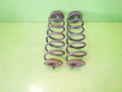 Sprężyny tył tylne prawa + lewa VW GOLF V 1.4 16V HB 03-09