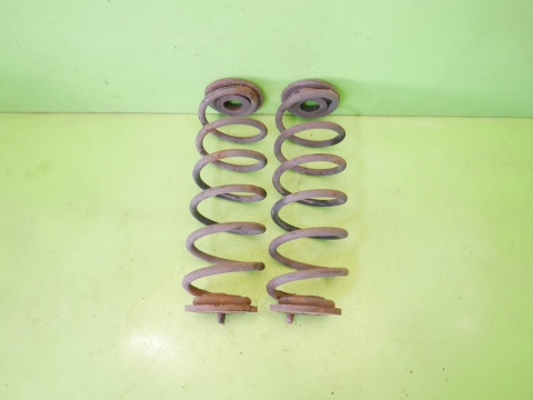 Sprężyny tył tylne prawa + lewa VW GOLF V 1.4 16V HB 03-09