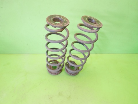 Sprężyny tył tylne prawa + lewa VW GOLF V 1.4 16V HB 03-09