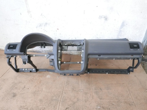 Deska rozdzielcza pulpit konsola + poduszka airbag VW GOLF V 1K HB 5D 03-09