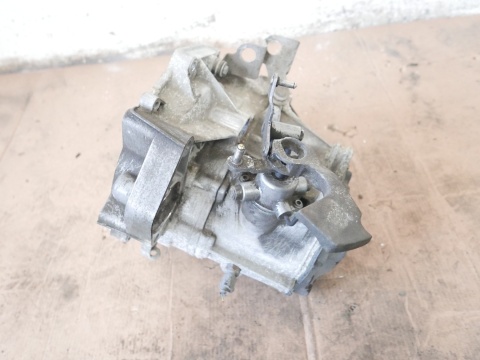 Skrzynia 5 biegów FXQ manualna VW GOLF V 1K 1.4 16V 03-09