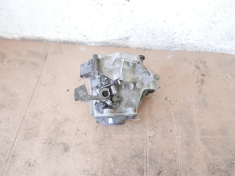 Skrzynia 5 biegów FXQ manualna VW GOLF V 1K 1.4 16V 03-09