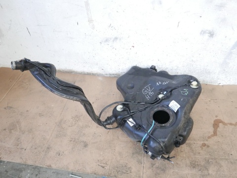 Zbiornik bak paliwa 1K0201085M benzyna VW GOLF V 1K 1.4 16V HB 03-09
