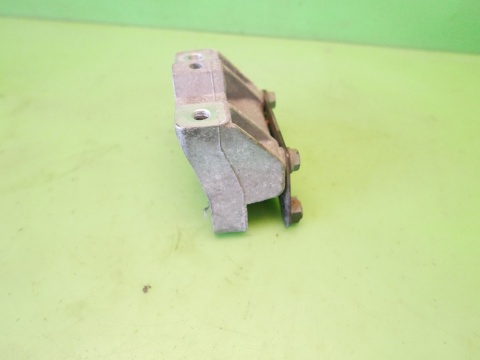 Łapa skrzyni biegów 1K0199111D VW GOLF V 1.4 16V HB 03-09