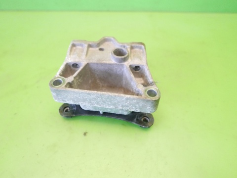 Łapa skrzyni biegów 1K0199111D VW GOLF V 1.4 16V HB 03-09