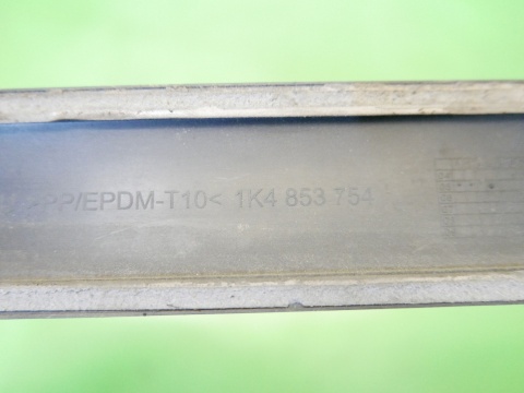 Listwa drzwiowa prawa tył 1K4853754 VW GOLF V 1K HB 5D 03-09