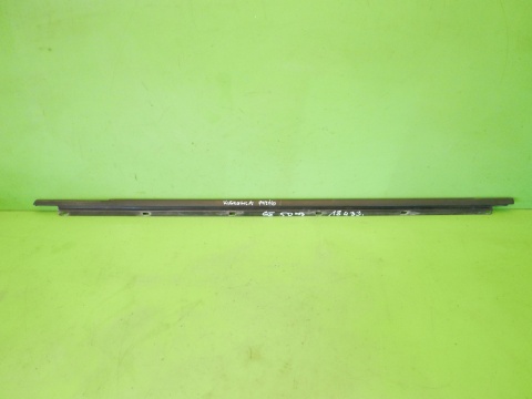 Listwa zgarniająca lewa przód VW GOLF V 1K HB 5D 03-09