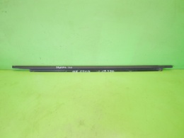 Listwa zgarniająca prawa tył VW GOLF V 1K HB 5D 03-09