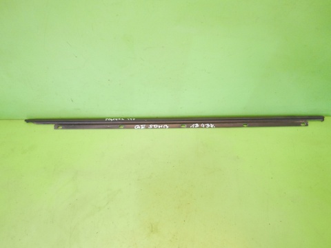 Listwa zgarniająca prawa tył VW GOLF V 1K HB 5D 03-09