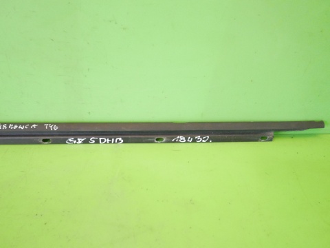 Listwa zgarniająca lewa tył VW GOLF V 1K HB 5D 03-09