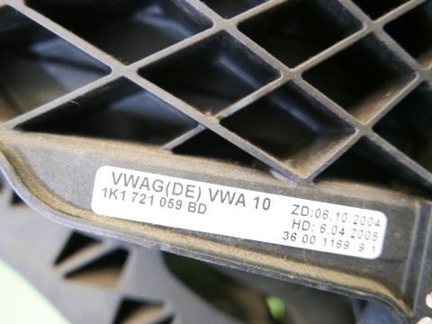 Pedał sprzęgła 1K1721059BD VW GOLF V 1K 1.4 16V 03-09