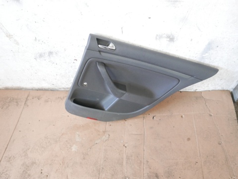 Boczek tapicerka drzwi prawa tył VW GOLF V 1K HB 5D 03-09