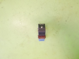 Przełącznik otwierania klapki wlewu paliwa 7L6959833A VW GOLF V 1K 03-09