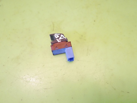 Przełącznik otwierania klapki wlewu paliwa 7L6959833A VW GOLF V 1K 03-09