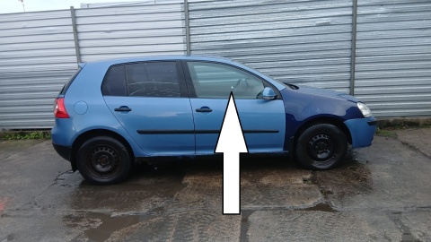 Szyba drzwiowa prawa przód VW GOLF V 1K HB 5D 03-09