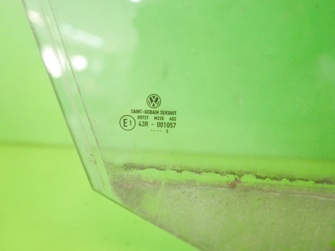 Szyba drzwiowa prawa przód VW GOLF V 1K HB 5D 03-09