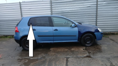 Szyba drzwiowa prawa tył mała VW GOLF V 1K HB 5D 03-09