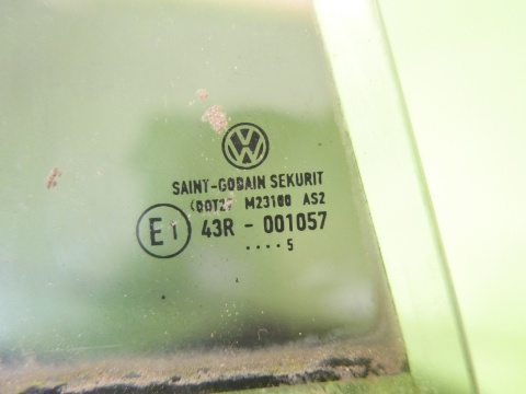 Szyba drzwiowa prawa tył mała VW GOLF V 1K HB 5D 03-09