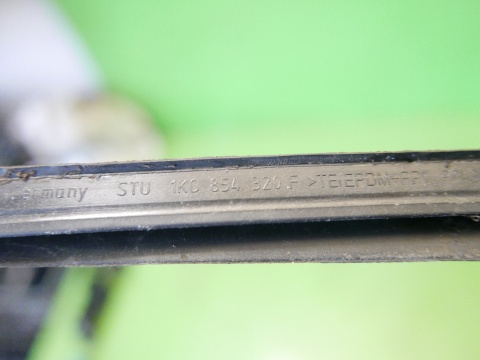 Listwa uszczelka szyby czołowej prawa przód 1K0854320F VW GOLF V 1K 03-09