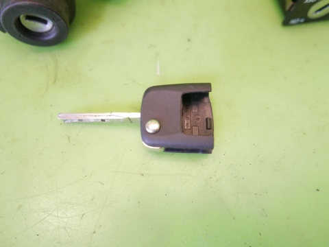 Zestaw stacyjka wkładka lewa przód grot kluczyka VW GOLF V 1K 1.4 16V 03-09