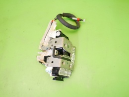 Centralny zamek lewy tył P04589915AD 4pin FIAT FREEMONT I 11-15