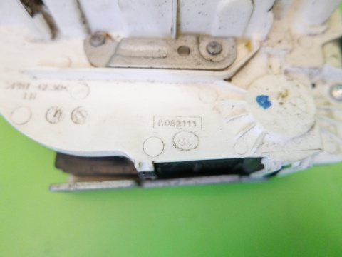 Centralny zamek lewy tył P04589915AD 4pin FIAT FREEMONT I 11-15