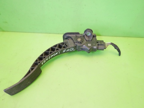 Pedał potencjometr gazu 04891585AC FIAT FREEMONT I 2.0 D MJET 11-15