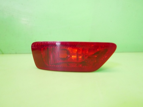 Lampka przeciwmgłowa lewa tył MAGNA 57010717AB FIAT FREEMONT I 11-15