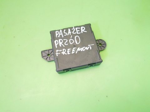 Moduł sterownik drzwi prawy przód (P)05026612AJ FIAT FREEMONT I 11-15