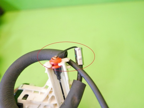 Centralny zamek prawy tył P04589914AD 4pin FIAT FREEMONT I 11-15