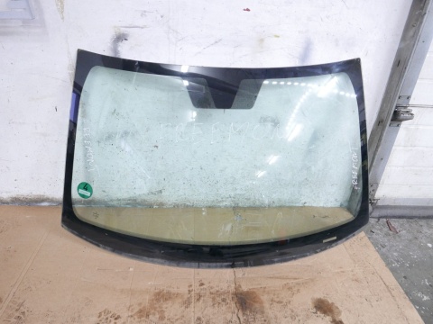 Szyba przód przednia czołowa FIAT FREEMONT I 11-15