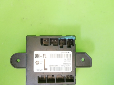 Moduł sterownik drzwi lewy przód (P)05026613AJ FIAT FREEMONT I 11-15