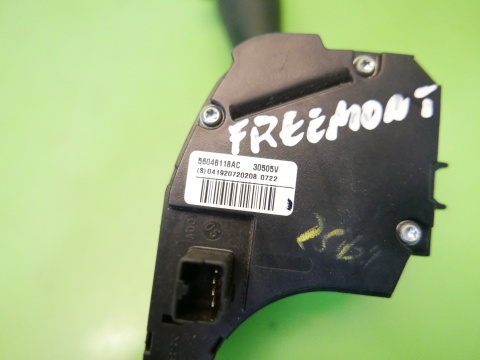 Przełącznik zespolony kierunkowskazów wycieraczek 56046118AC FIAT FREEMONT I 11-15