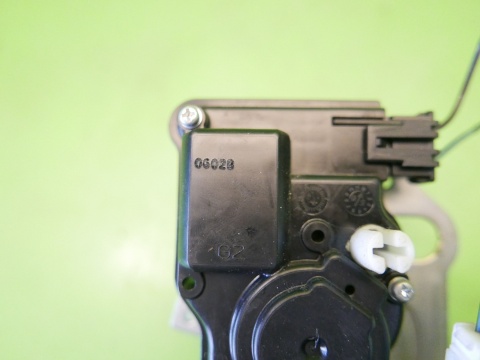 Centralny zamek klapy tył bagażnika FIAT FREEMONT I 11-15