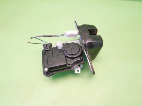 Centralny zamek klapy tył bagażnika FIAT FREEMONT I 11-15