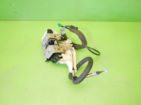 Centralny zamek lewy przód P04589913AE 4pin FIAT FREEMONT I 11-15