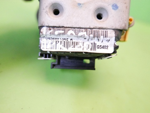 Centralny zamek lewy przód P04589913AE 4pin FIAT FREEMONT I 11-15