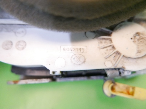 Centralny zamek lewy przód P04589913AE 4pin FIAT FREEMONT I 11-15