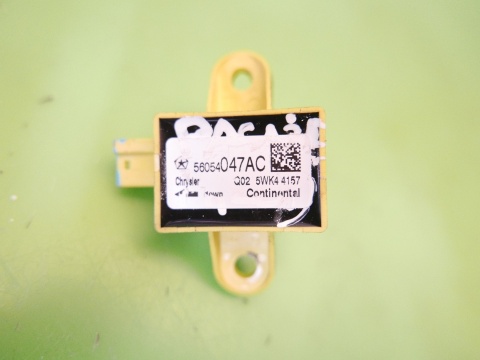 Czujnik uderzenia bocznego 56054047AC 5WK44157 FIAT FREEMONT I 11-15