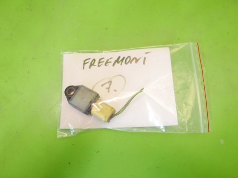 Czujnik uderzenia przód 56038950AA FIAT FREEMONT I 11-15