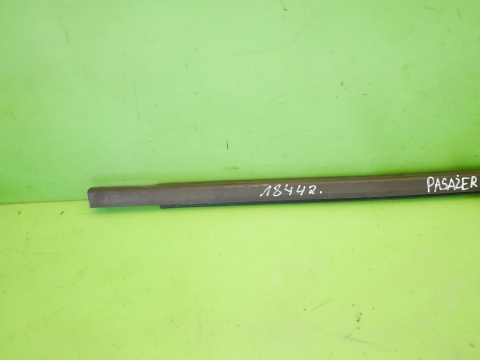 Listwa zgarniająca zewnętrzna prawa przód FIAT FREEMONT I 11-15