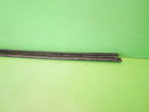 Listwa zgarniająca zewnętrzna prawa przód FIAT FREEMONT I 11-15