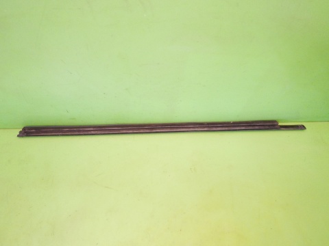 Listwa zgarniająca zewnętrzna lewa przód FIAT FREEMONT I 11-15