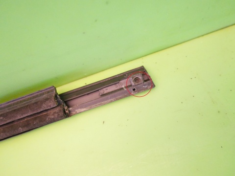 Listwa zgarniająca zewnętrzna lewa przód FIAT FREEMONT I 11-15