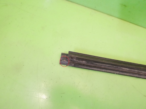 Listwa zgarniająca zewnętrzna lewa przód FIAT FREEMONT I 11-15