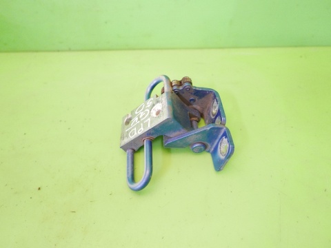 Zawias ogranicznik drzwi lewy przód dół LC5G VW GOLF V 1K HB 5D 03-09