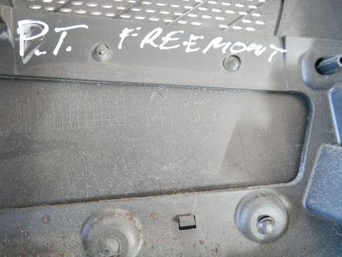 Boczek tapicerka prawa tył FIAT FREEMONT I 11-15